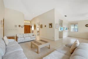 7451 NW 40th St, Lauderhill, FL 33319, - MLS#A12014661