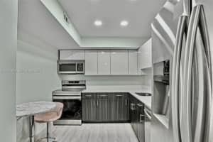 501 Three Islands Blvd 518, Hallandale Beach