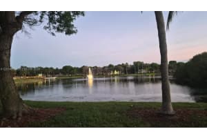 2486 Centergate Dr 203, Miramar
