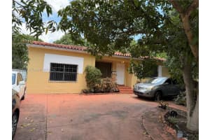 385 Ne 129th St, North Miami