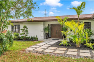 1111 Nw 70th Ter, Plantation