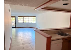 20860 San Simeon Way Apt 303-6, Miami, FL 33179, - MLS#A12014721
