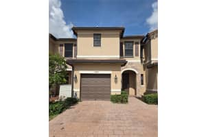 10840 W 33rd Ln, Hialeah