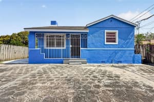 1211 Nw 37th St, Miami