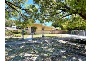 1310 N 31st St, Hialeah