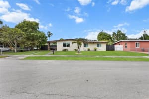 4230 SW 111th Ave, Miami, FL 33165, - MLS#A12014851