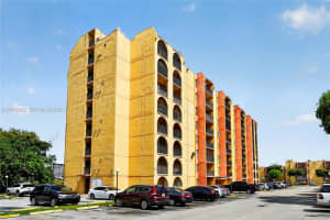 4801 NW 7th St, Miami, FL 33126, - MLS#A12014859