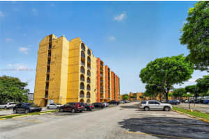 4801 NW 7th St, Miami, FL 33126, - MLS#A12014859