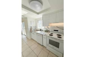 2475 NW 16th St Rd APT 404, Miami, FL 33125, - MLS#A12014904