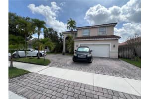 853 Sw 191st Ter, Pembroke Pines