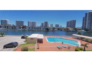 2980 E Point East Dr D301, Aventura