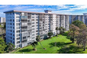 605 Oaks Dr 405, Pompano Beach