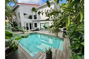 935 Weeping Willow Way, Hollywood