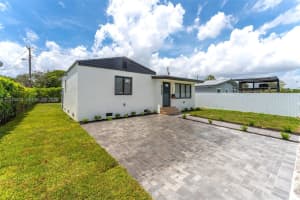 3250 SW 68th Ave, Miami, FL 33155, - MLS#A12015072