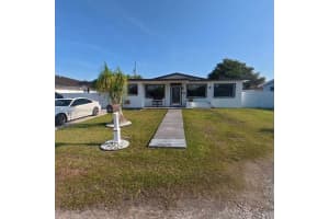 10955 Sw 217th Ter, Miami