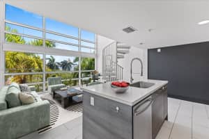 421 Meridian Ave APT 19, Miami Beach, FL 33139, - MLS#A12015099