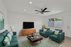 3050 NE 5th Terrace APT 13, Wilton Manors, FL 33334, - MLS#A12015136