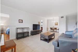 2426 SE 17th St APT 303A, Fort Lauderdale, FL 33316, - MLS#A12015289