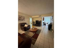 8025 SW 107th Ave APT 111, Miami, FL 33173, - MLS#A12015293