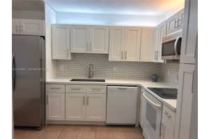 215 Lakeview Dr APT 101, Weston, FL 33326, - MLS#A12015301
