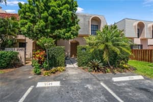 2539 Sw 73rd Ter 94, Davie
