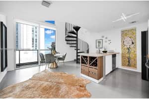 300 S Biscayne Blvd L-1232, Miami