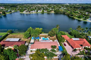 9261 SW 88th St, Miami, FL 33176, - MLS#A12015356