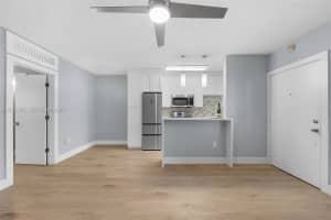 6330 SW 79th St APT 4, South Miami, FL 33143, - MLS#A12015366