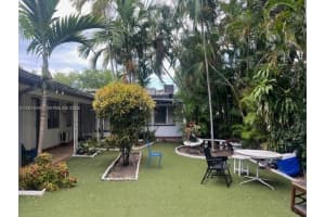 732 Moffett 4a, Hallandale Beach