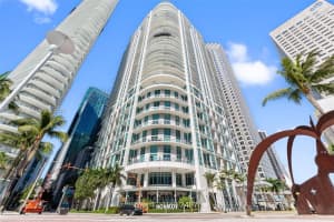 300 S Biscayne Blvd T-2407, Miami