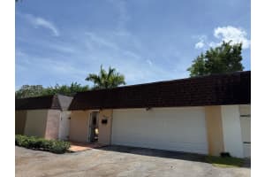 19300 W Lake Dr, Hialeah, FL 33015, - MLS#A12015497