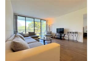 20400 W Country Club Dr APT 209, Aventura, FL 33180, - MLS#A12015570