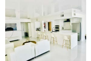 600 Parkview Dr APT 1018, Hallandale Beach, FL 33009, - MLS#A12015574