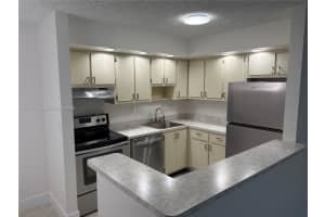 18875 Nw 62nd Ave 105, Hialeah
