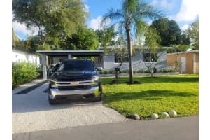 266 Ne 162nd St, Miami