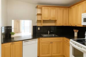 1750 NE 191st St Apt 816-3, Miami, FL 33179, - MLS#A12015731