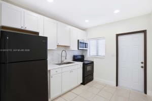 502 NW 7th Ct #1, Hallandale Beach, FL 33009, - MLS#A12015775