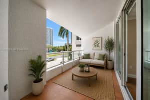 401 SW 4th Ave APT 203, Fort Lauderdale, FL 33315, - MLS#A12015852