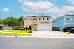 2890 NE 4th St, Homestead, FL 33033, - MLS#A12015914