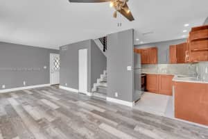 8911 Nw 28th Dr 32b, Coral Springs
