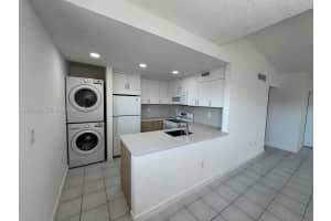 10296 NW 9th St Cir APT 202, Miami, FL 33172, - MLS#A12015962