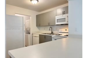 9703 Hammocks Blvd 202, Miami