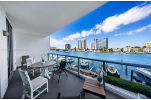 7928 East Dr 305, North Bay Village