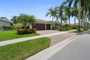 2538 Eagle Run Dr, Weston