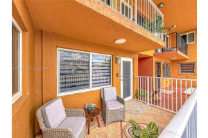 1652 W 42nd Pl #2, Hialeah, FL 33012, - MLS#A12016037