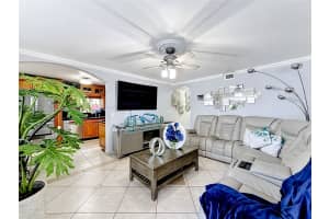 1652 W 42nd Pl #2, Hialeah, FL 33012, - MLS#A12016037