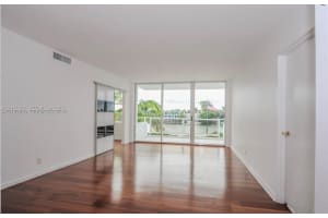 5700 Collins Ave Unit 3H, Miami Beach, FL 33140, - MLS#A12016067