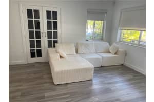 20 Nw 45th St, Miami