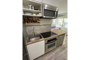 1555 Pennsylvania Ave APT 110, Miami Beach, FL 33139, - MLS#A12016179