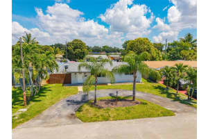8451 NW 16th St, Pembroke Pines, FL 33024, - MLS#A12016196